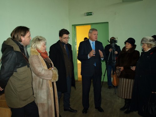 Klaipėdos miesto meras su senjorais apžiūrėjo būsimus senjorų bendruomenės namus