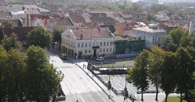 Davė pylos dėl per ilgai derinamų projektų