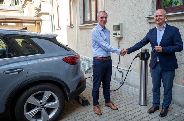 Prie valstybinių įstaigų visoje Lietuvoje bus įrengta 380 elektromobilių stotelių prieinamų ir gyventojams